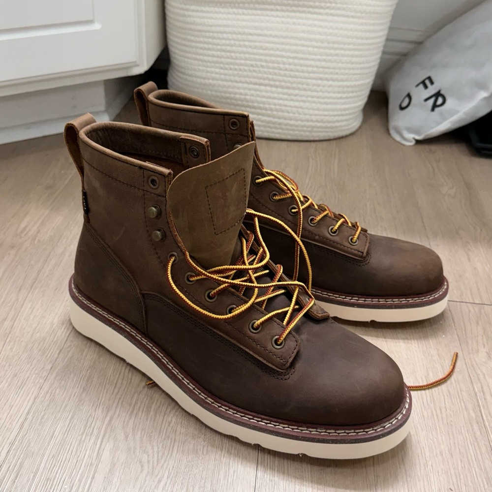 Taft Dark Brown Leather Boots with Cream Soles 11 new with tags